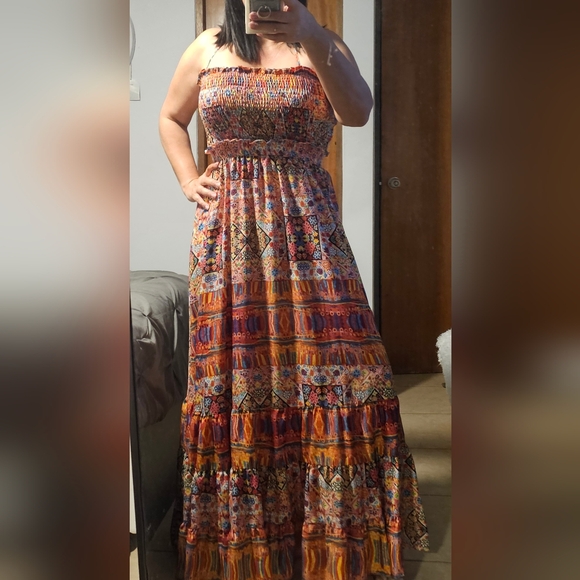 Maxi Dress cut out. - Picture 2 of 6